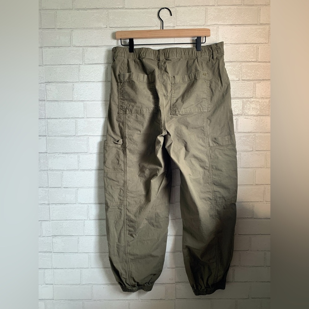 American Eagle Outfitters Women's Baggy Jogger Cargo Olive Joggers Pants - Picture 5 of 8